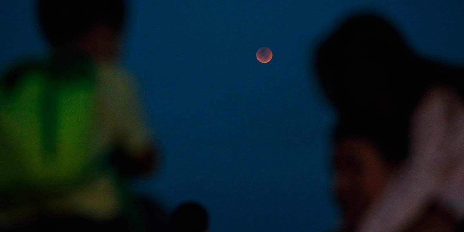 Eclipse lunar terá Lua de Sangue na madrugada desta terça-feira