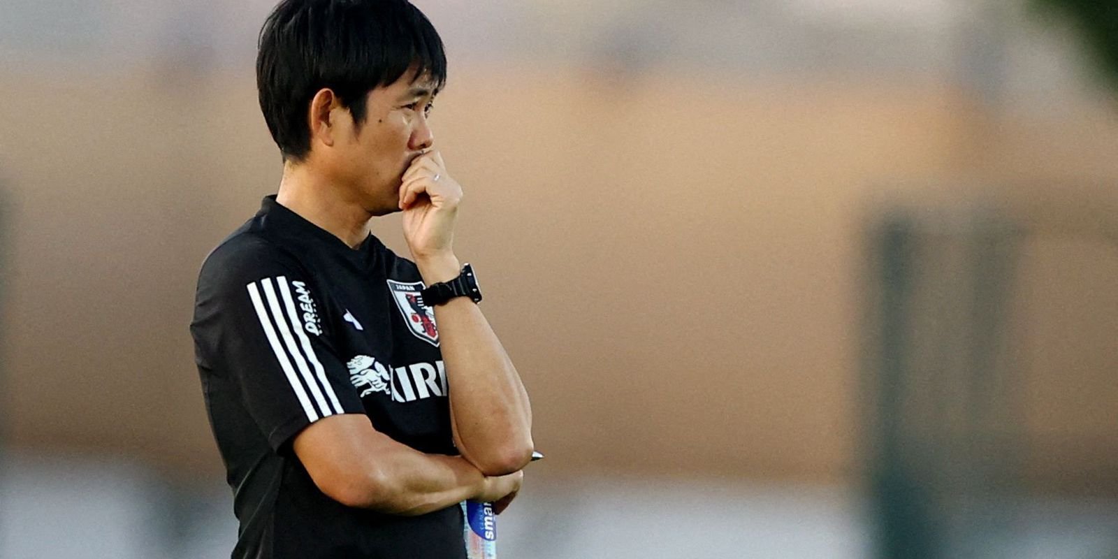 Após boa campanha no Catar, técnico do Japão renova contrato até 2026