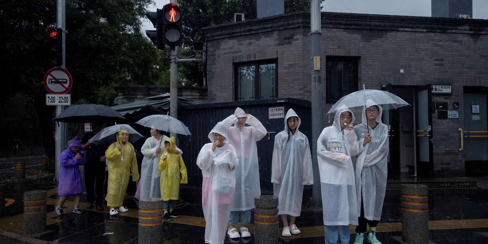 Norte da China se prepara para enchentes por tempestade Doksuri