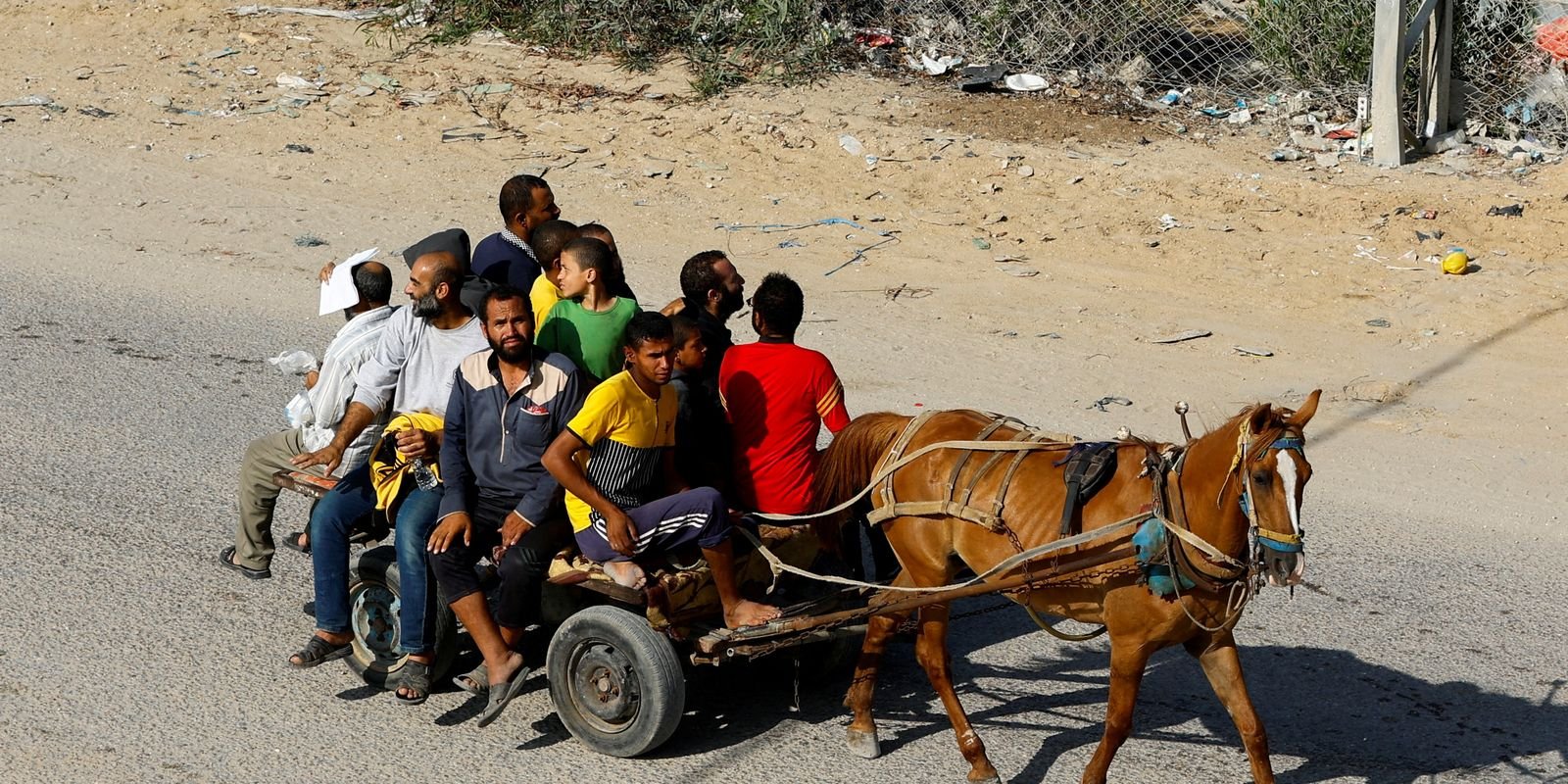 Israel envia milhares de trabalhadores palestinos de volta a Gaza