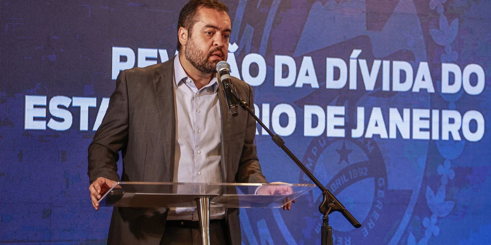 TRE-RJ absolve Cláudio Castro e mantém mandato de governador do Rio