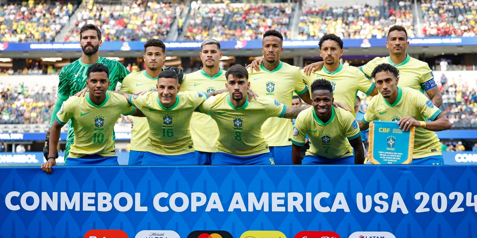 Brasil enfrenta Paraguai em busca da primeira vitória na Copa América